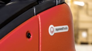 Con el programa Approved Trucks de Linde, los clientes pueden adaptar individualmente carretillas elevadoras de segunda mano a los requisitos de cualquier sector. Carretillas elevadoras de segunda mano de Linde Material Handling reacondicionadas conforme a los más elevados estándares de calidad