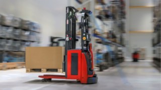 Sistema de transporte sin conductor de Linde Material Handling Sistema de transporte sin conductor de Linde Material Handling