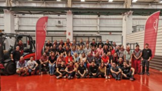 Equipo del Grupo Serma celebrando las Fiestas del Pilar 2024 en Zaragoza